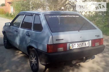 Хэтчбек ВАЗ / Lada 2109 2004 в Новой Каховке