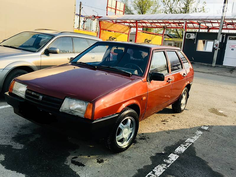 Хэтчбек ВАЗ / Lada 2109 1999 в Харькове