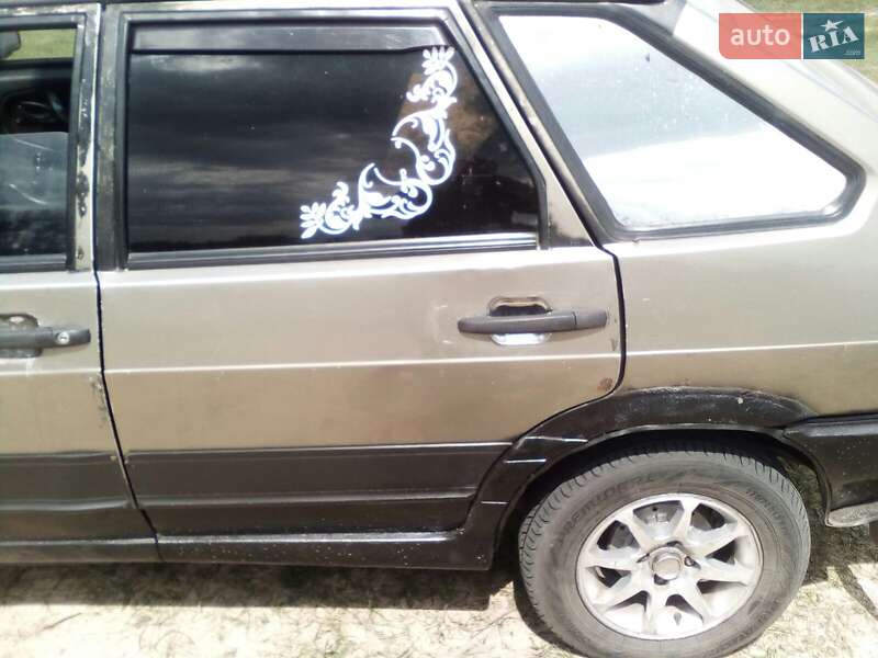 Хэтчбек ВАЗ / Lada 2109 2002 в Заречном