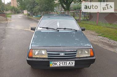 Хэтчбек ВАЗ / Lada 2109 2002 в Ровно