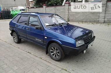 Хэтчбек ВАЗ / Lada 2109 2002 в Луцке