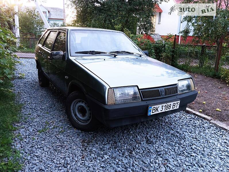 Хэтчбек ВАЗ / Lada 2109 1992 в Ровно