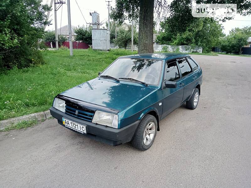 Хэтчбек ВАЗ / Lada 2109 2002 в Черкассах