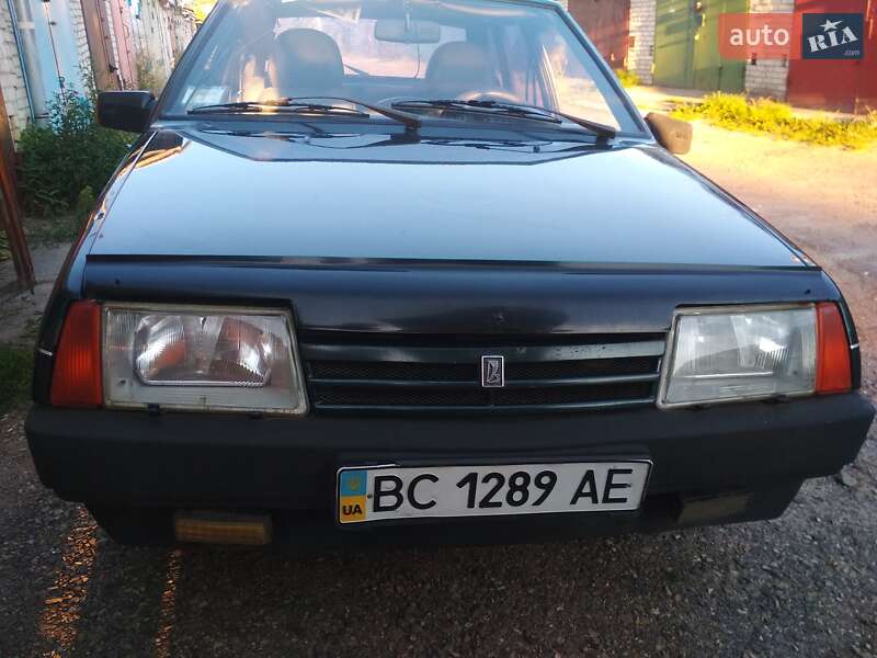 Хэтчбек ВАЗ / Lada 2109 2002 в Львове