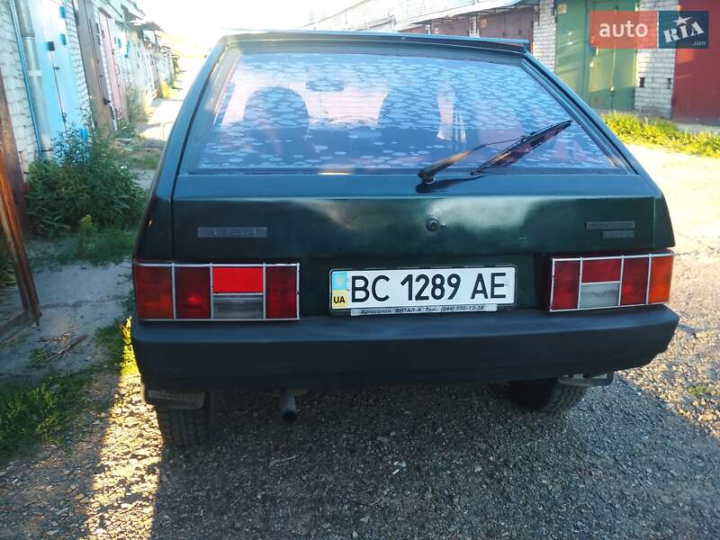 Хэтчбек ВАЗ / Lada 2109 2002 в Львове