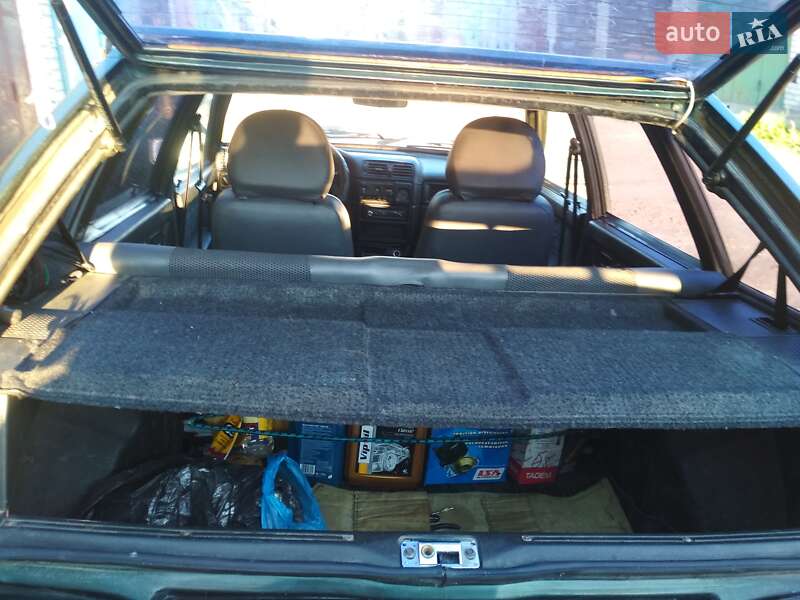 Хэтчбек ВАЗ / Lada 2109 2002 в Львове