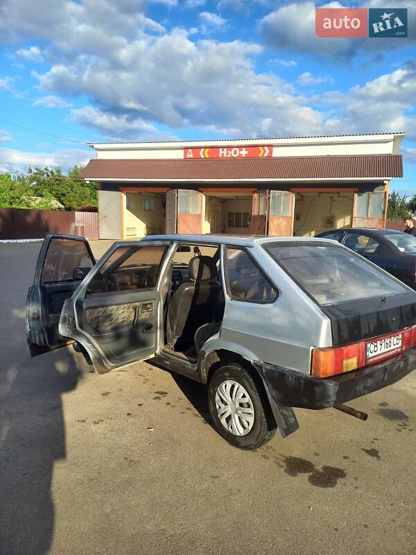 Хэтчбек ВАЗ / Lada 2109 2001 в Чернигове фото 8 Хэтчбек ВАЗ / Lada 2109 2001 в Чернигове