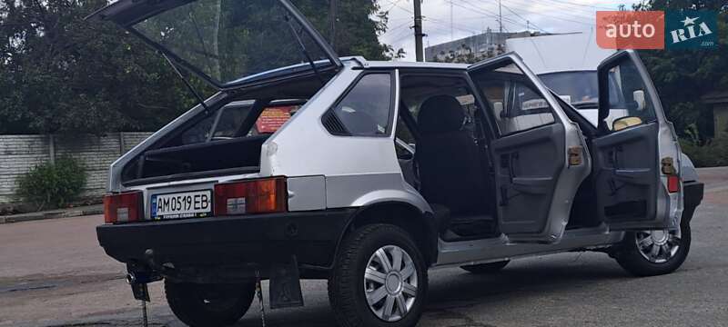 Хэтчбек ВАЗ / Lada 2109 1991 в Чернигове