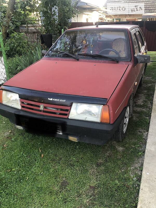 Хэтчбек ВАЗ / Lada 2109 1996 в Жидачове