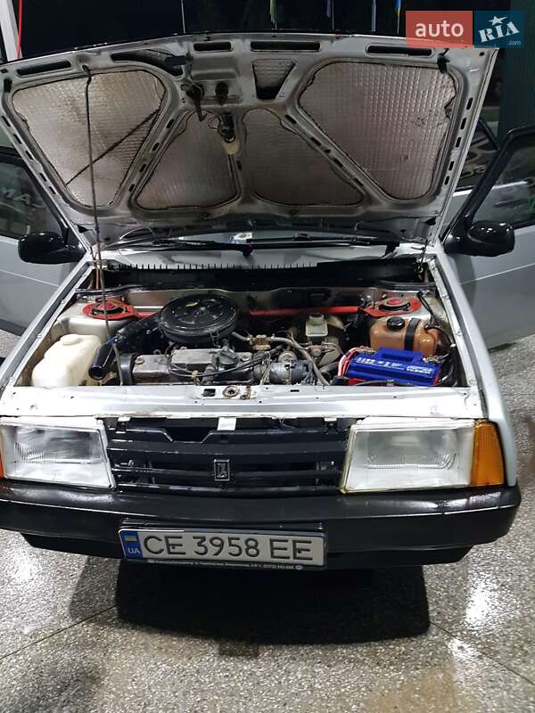 Хетчбек ВАЗ / Lada 2109 2003 в Чернівцях