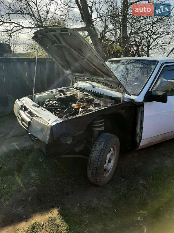 Хэтчбек ВАЗ / Lada 2109 1989 в Жовкве фото 9 Хэтчбек ВАЗ / Lada 2109 1989 в Жовкве