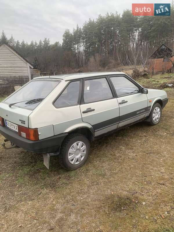 Хэтчбек ВАЗ / Lada 2109 2002 в Богодухове фото 2 Хэтчбек ВАЗ / Lada 2109 2002 в Богодухове