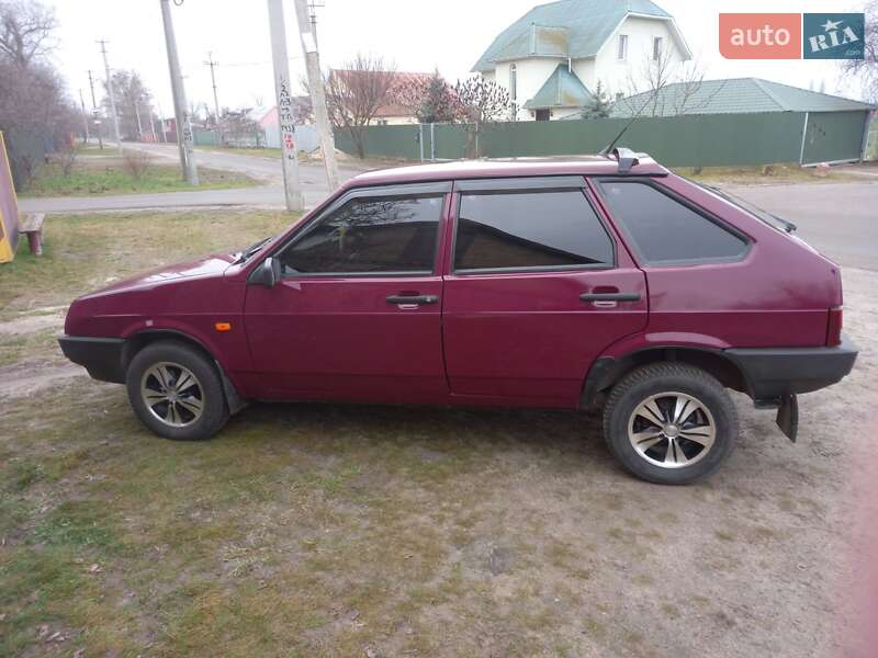 Хэтчбек ВАЗ / Lada 2109 2004 в Киеве