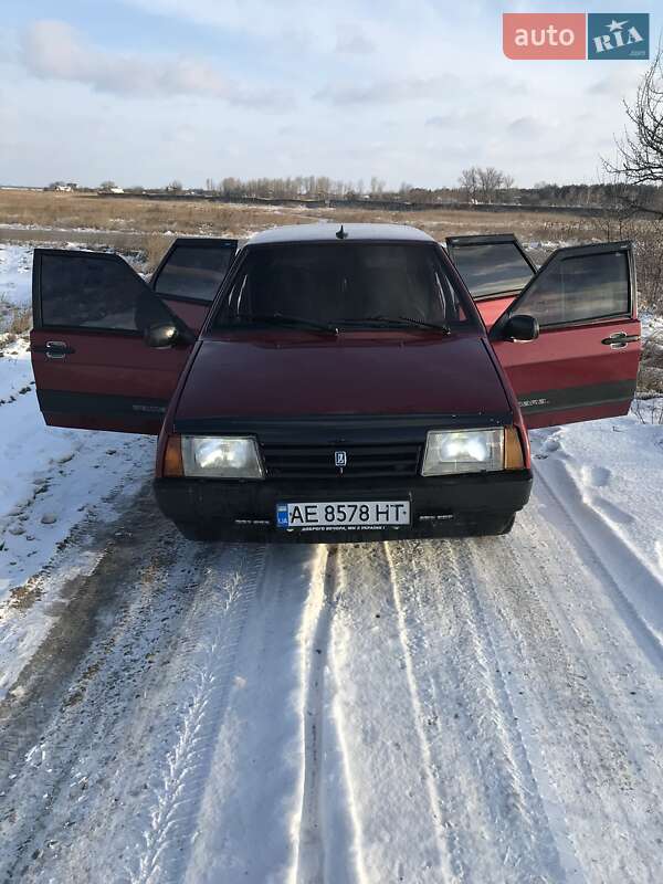 Хэтчбек ВАЗ 2109 1992 в 