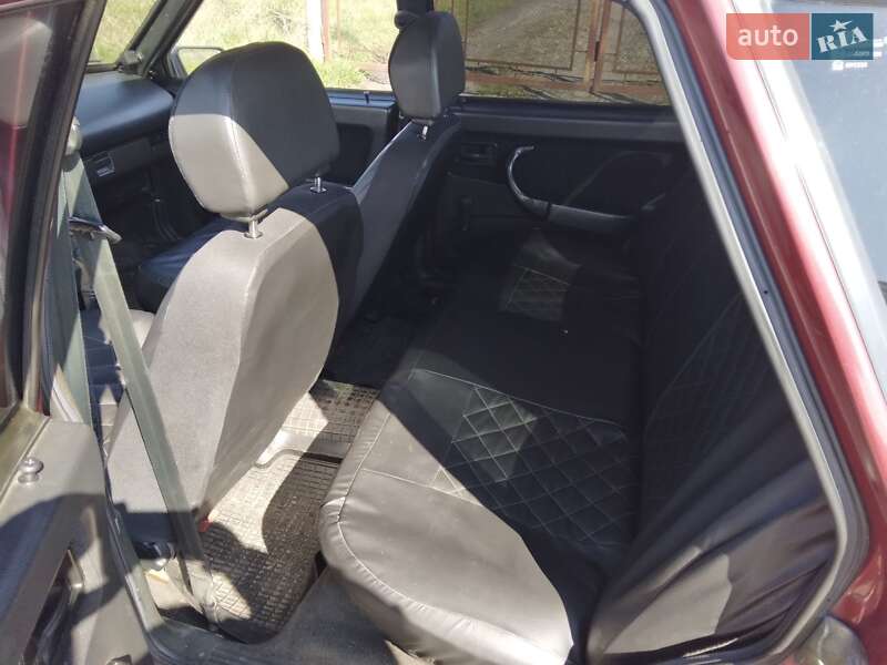 Хетчбек ВАЗ / Lada 2109 1998 в Львові фото 5 Хетчбек ВАЗ / Lada 2109 1998 в Львові