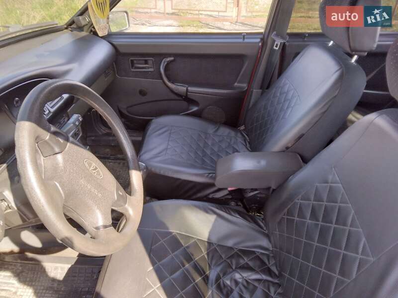 Хетчбек ВАЗ / Lada 2109 1998 в Львові фото 6 Хетчбек ВАЗ / Lada 2109 1998 в Львові