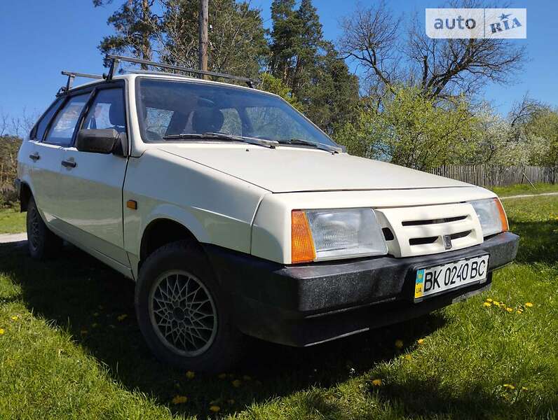 Хэтчбек ВАЗ / Lada 2109 1991 в Радехове