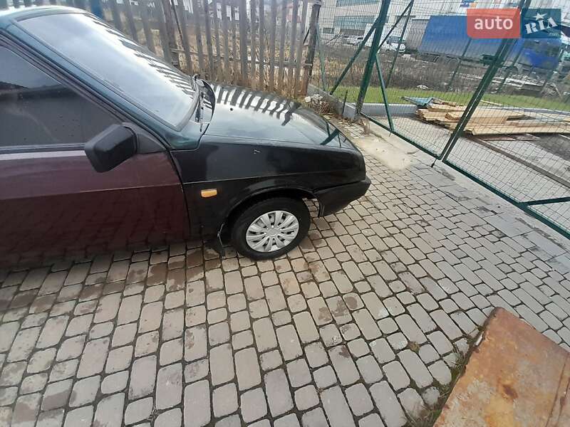 Хэтчбек ВАЗ / Lada 2109 2004 в Долине