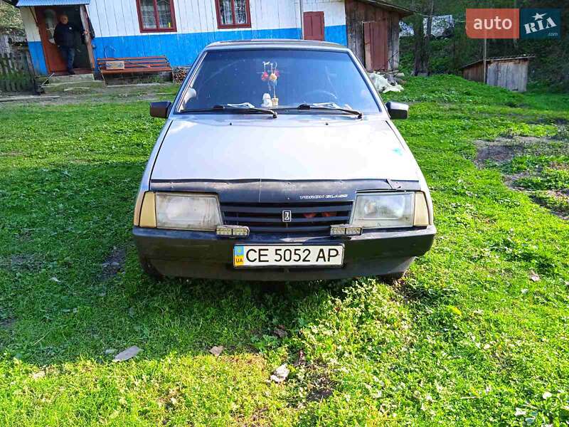 Хэтчбек ВАЗ / Lada 2109 2002 в Вижнице
