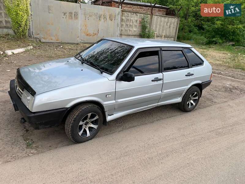 Хэтчбек ВАЗ 2109 2002 в 