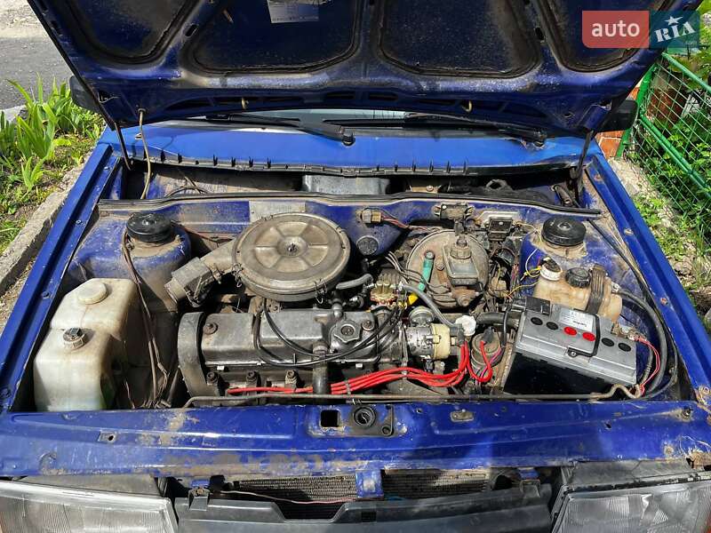 Хэтчбек ВАЗ / Lada 2109 2000 в Николаеве