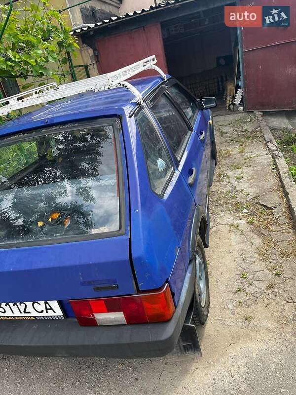 Хэтчбек ВАЗ / Lada 2109 2000 в Николаеве