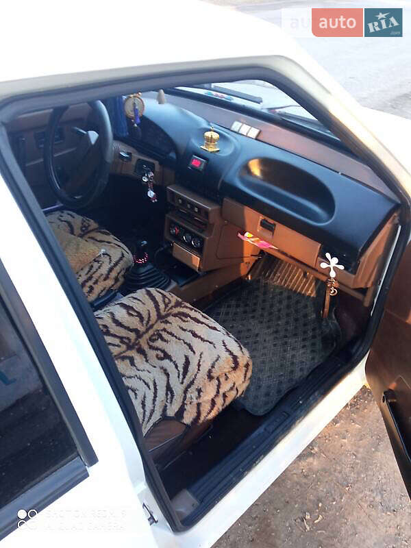 Хэтчбек ВАЗ / Lada 2109 1988 в Борщеве фото 6 Хэтчбек ВАЗ / Lada 2109 1988 в Борщеве