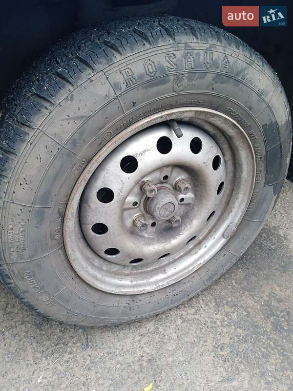 Хетчбек ВАЗ / Lada 2109 1999 в Кривому Розі фото 4 Хетчбек ВАЗ / Lada 2109 1999 в Кривому Розі