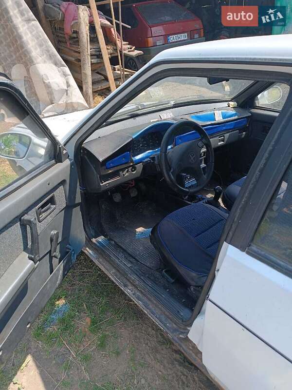 Хэтчбек ВАЗ / Lada 2109 1993 в Каневе