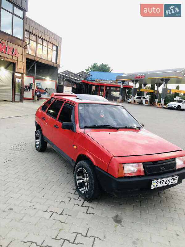 Хэтчбек ВАЗ 2109 1992 в 
