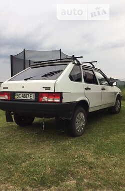 Хэтчбек ВАЗ / Lada 2109 1991 в Владимир-Волынском