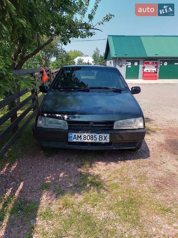 Хетчбек ВАЗ / Lada 2109 2003 в Овручі
