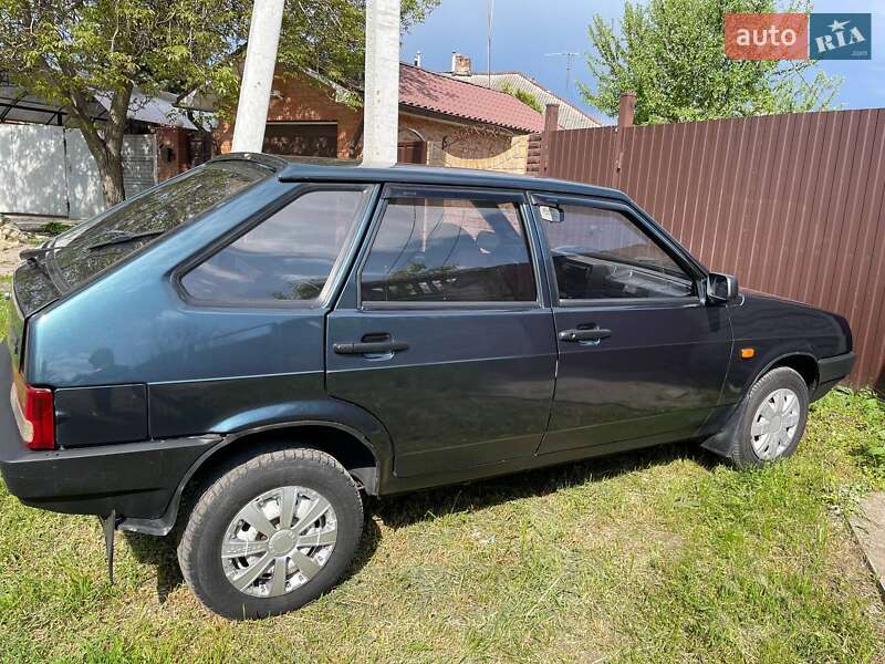 Хэтчбек ВАЗ / Lada 2109 2004 в Харькове