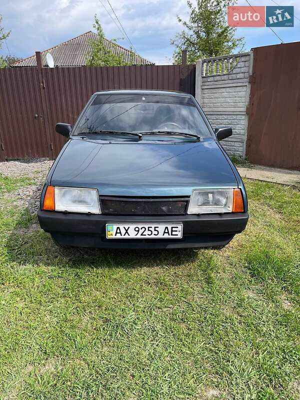 Хэтчбек ВАЗ / Lada 2109 2004 в Харькове