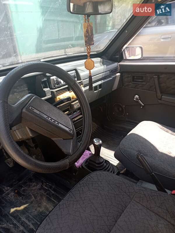 Хэтчбек ВАЗ / Lada 2109 2004 в Краснограде