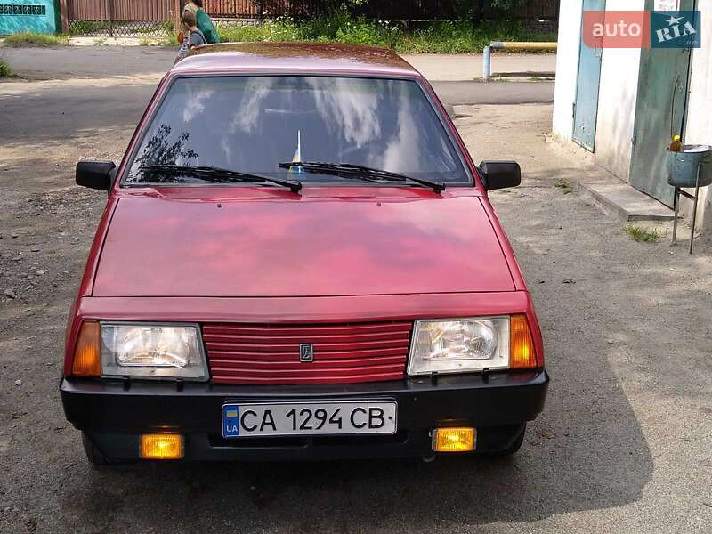 Хэтчбек ВАЗ 2109 1989 в 
