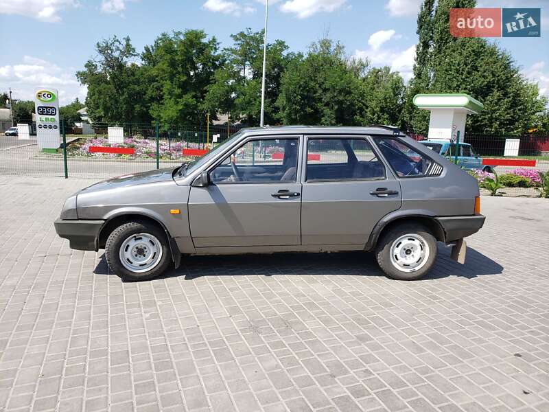 Хэтчбек ВАЗ / Lada 2109 1991 в Звенигородке
