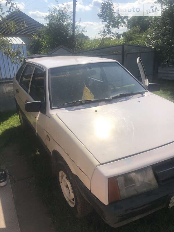 Хэтчбек ВАЗ / Lada 2109 1988 в Городке