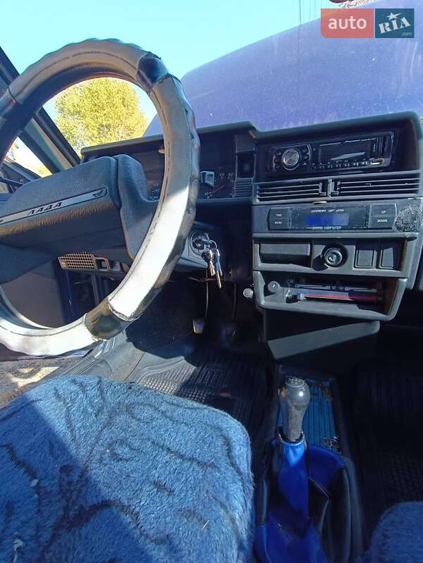 Хэтчбек ВАЗ / Lada 2109 2002 в Каневе