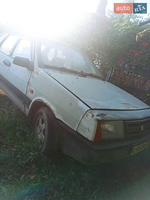 Хэтчбек ВАЗ / Lada 2109 1988 в Здолбунове