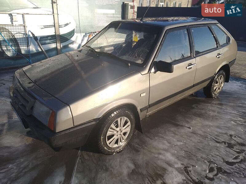 Хэтчбек ВАЗ / Lada 2109 1991 в Тернополе фото 4 Хэтчбек ВАЗ / Lada 2109 1991 в Тернополе