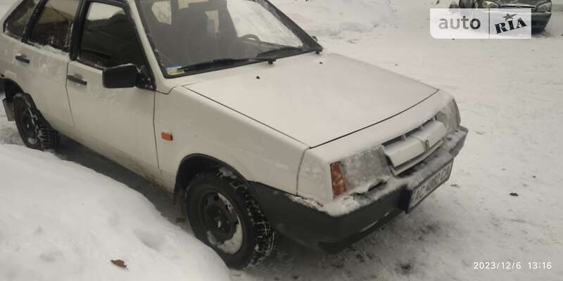 Хэтчбек ВАЗ / Lada 2109 1990 в Нововолынске