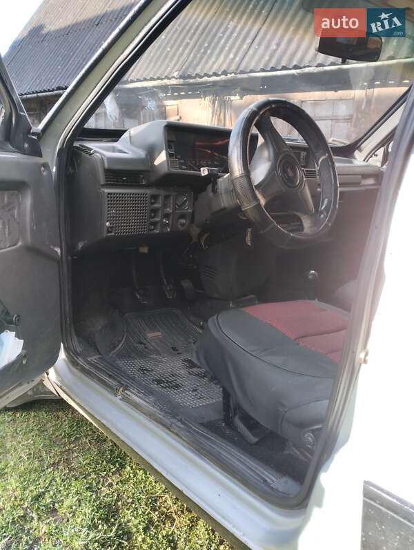 Хэтчбек ВАЗ / Lada 2109 1998 в Рахове