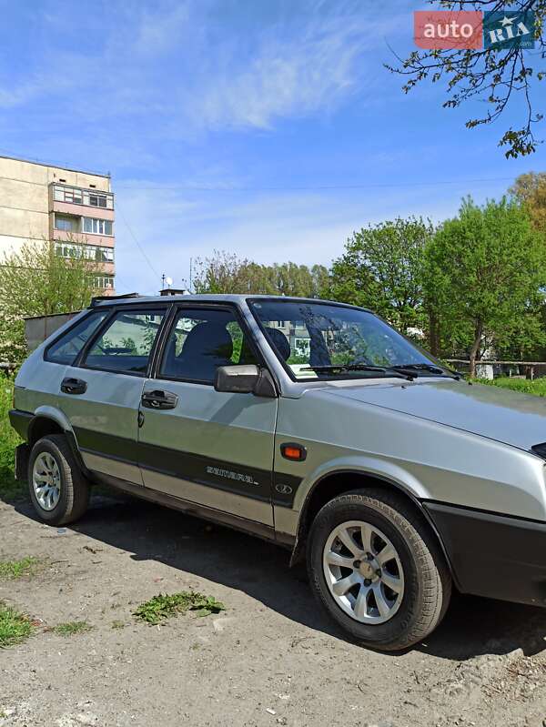 Хэтчбек ВАЗ / Lada 2109 2003 в Каменском фото 6 Хэтчбек ВАЗ / Lada 2109 2003 в Каменском