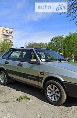 Хетчбек ВАЗ / Lada 2109 2003 в Кам'янському