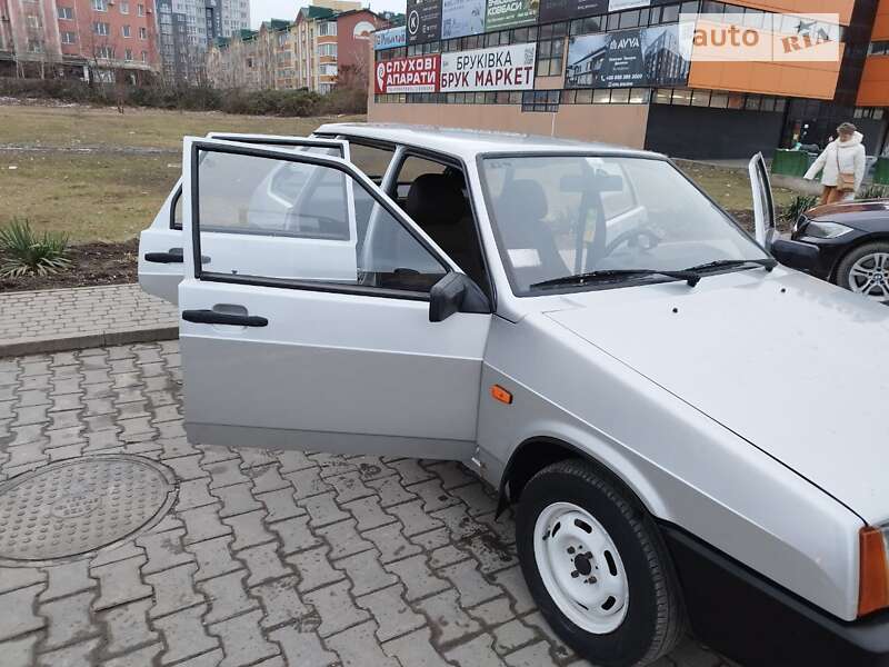 Хэтчбек ВАЗ / Lada 2109 2007 в Черновцах