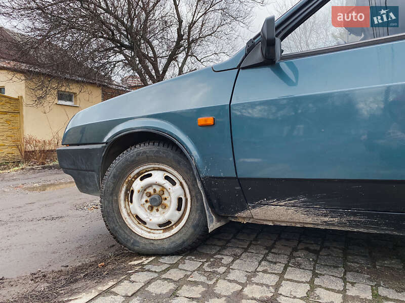 Хетчбек ВАЗ / Lada 2109 2000 в Харкові