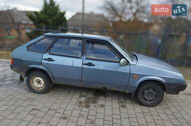 Хэтчбек ВАЗ / Lada 2109 2001 в Львове