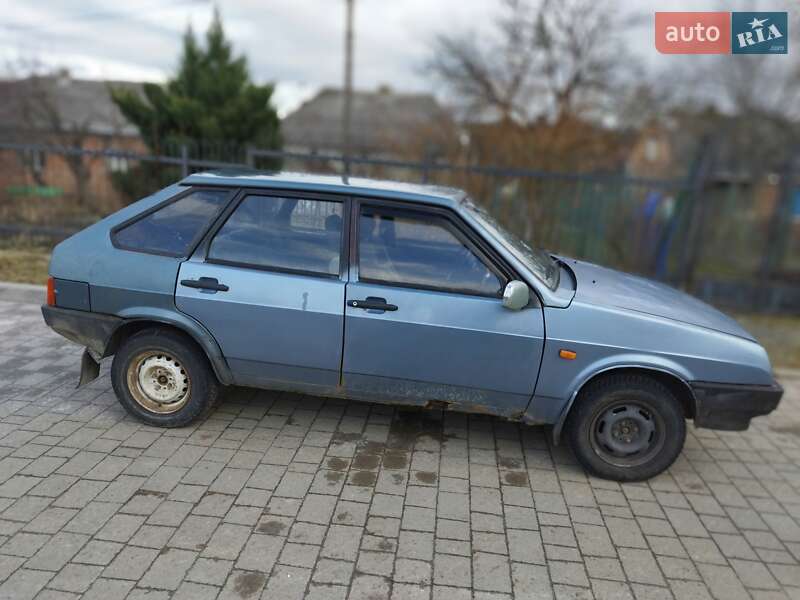 Хэтчбек ВАЗ / Lada 2109 2001 в Львове фото 2 Хэтчбек ВАЗ / Lada 2109 2001 в Львове
