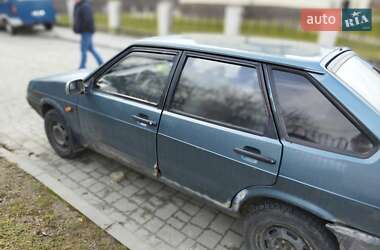 Хэтчбек ВАЗ / Lada 2109 2001 в Львове